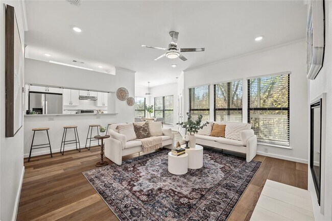 Building Photo - 6501 Columbia Oaks Ct