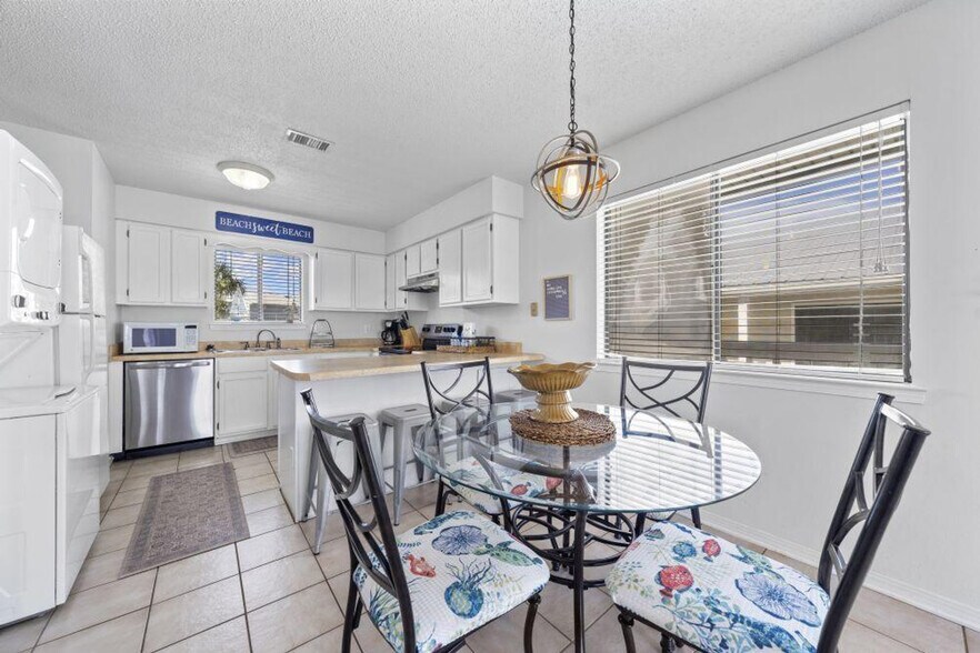 Building Photo - 25925 Canal Rd