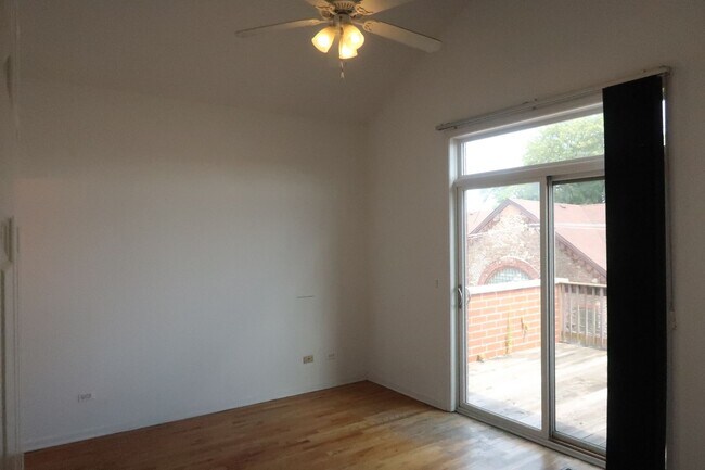 Building Photo - 3541 S Hamilton Ave