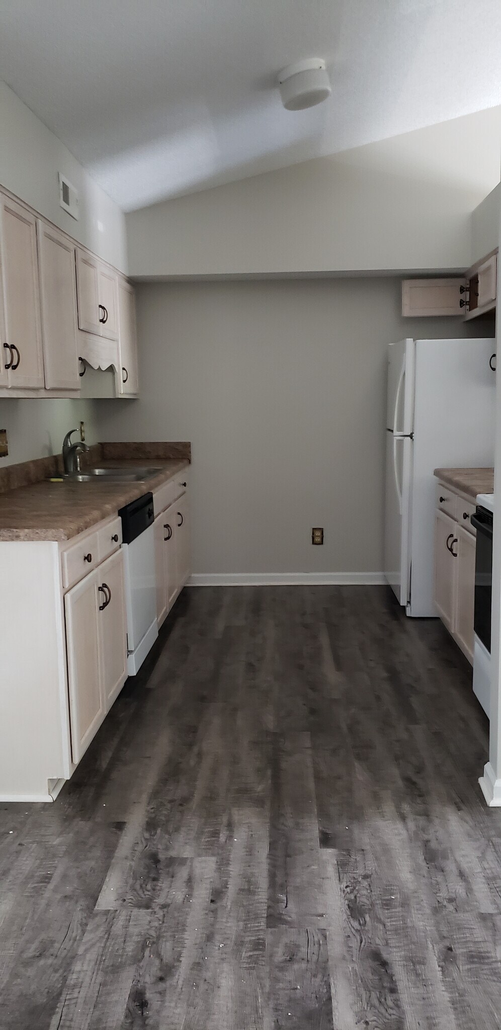 Building Photo - 803 Moultrie Ct