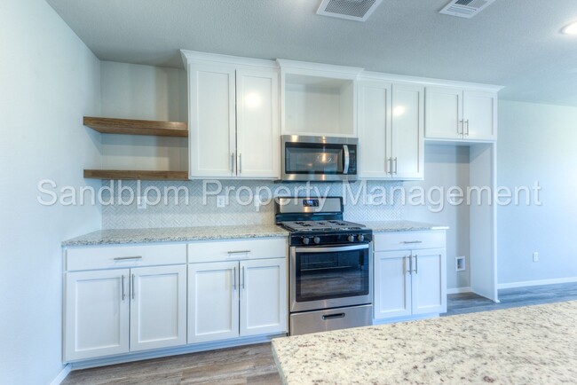 Building Photo - FOR LEASE | Bixby West | Available Now!