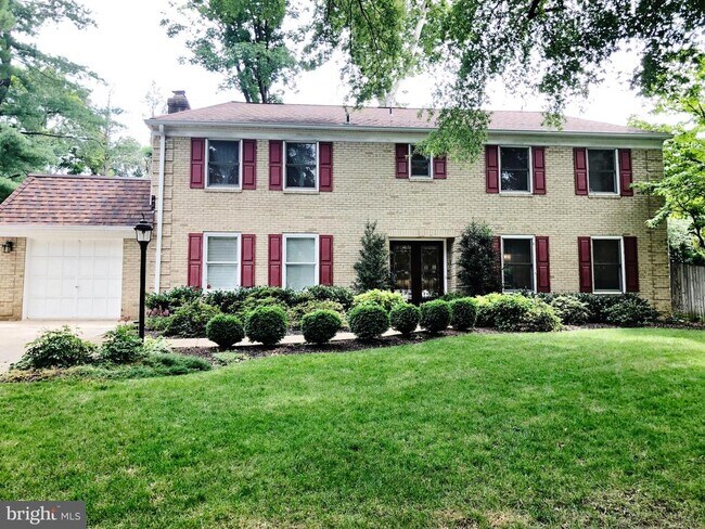 Building Photo - 10309 Bells Mill Terrace