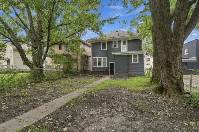 Building Photo - 928 W Dewald St