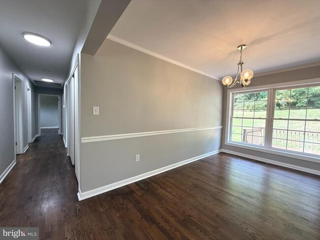 Building Photo - 7697 Hedgesville Rd