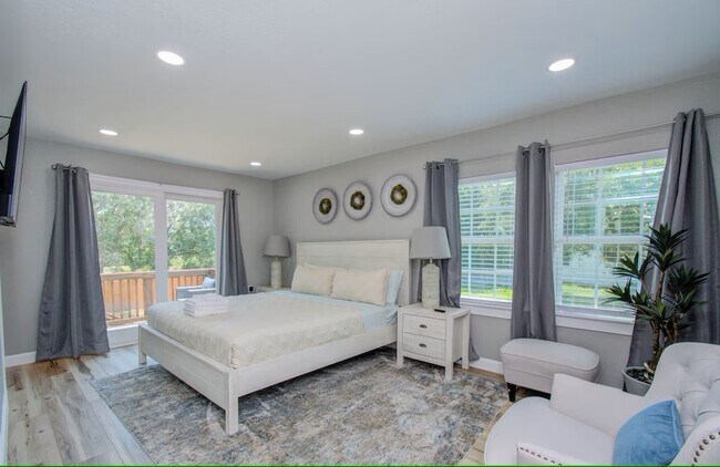 Building Photo - 4802 Crane St