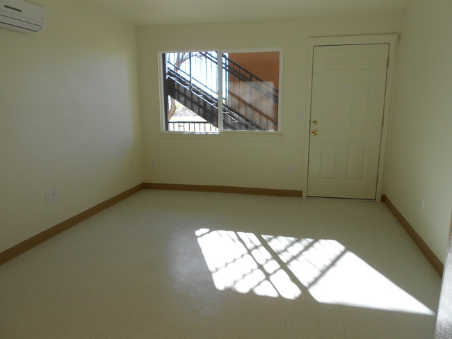 Building Photo - Sunport Plaza Apartments