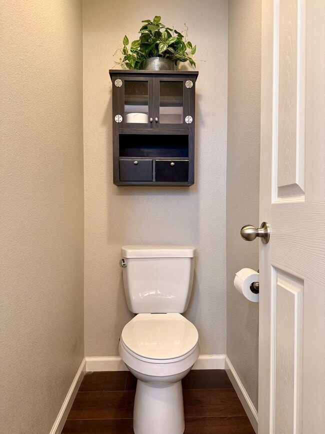 Building Photo - Beautifully Updated 3 Bedroom, 2.5 Bath Home In Clovis