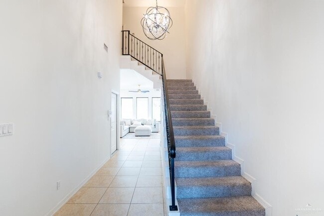 Building Photo - 21 S 5th St