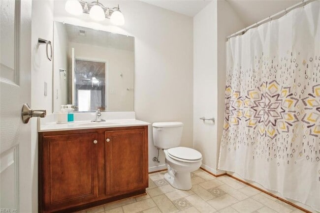 Building Photo - 5681 Regal Ct