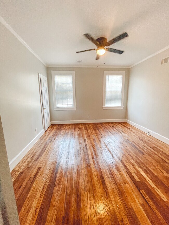 Building Photo - 1219 Eberhart Ave