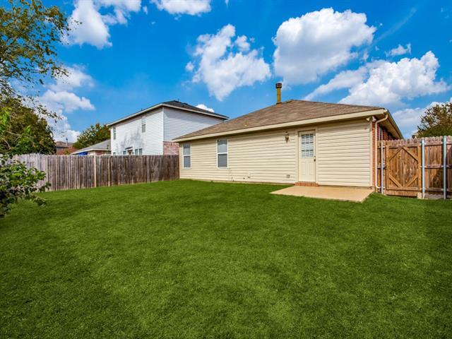 Building Photo - 3875 Fox Run Dr