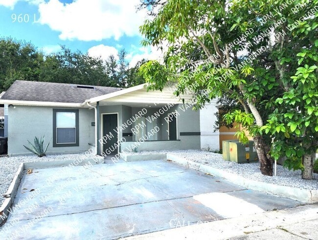 Primary Photo - 960 Loquat Tree Rd