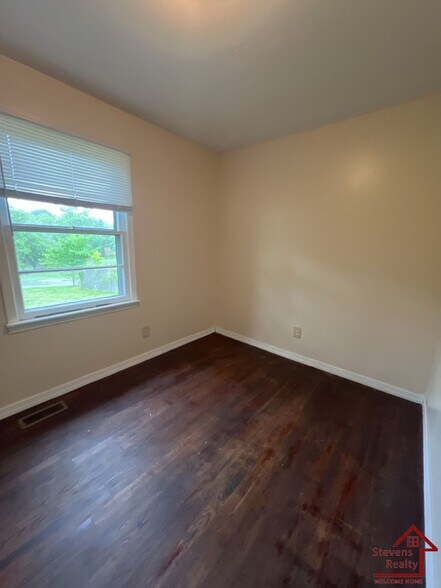 Building Photo - 1228 Pleasant View Dr