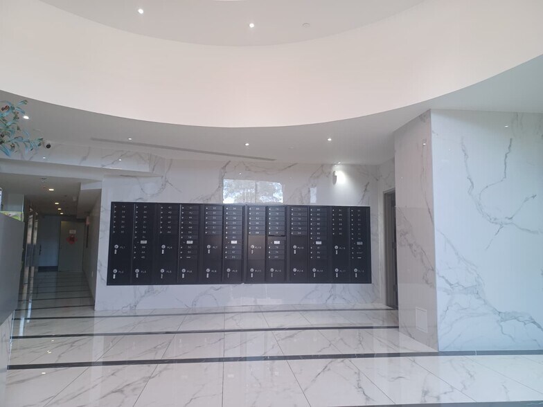 Lobby - 7065 Queens Blvd