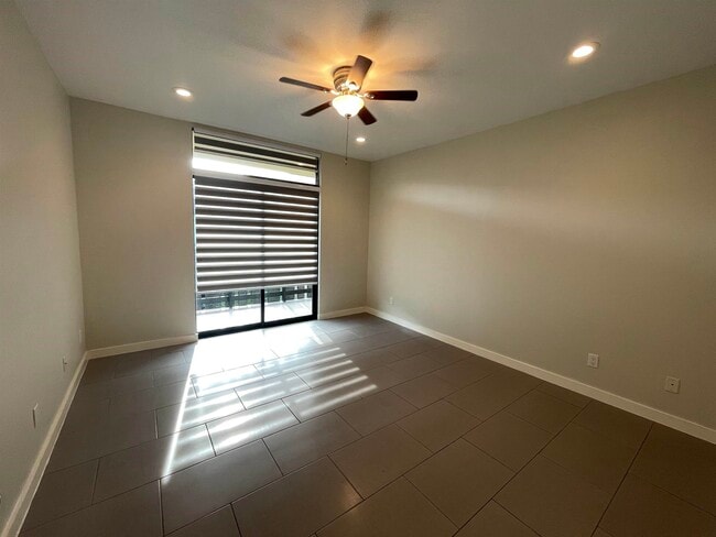 Building Photo - 409 Shiloh Dr