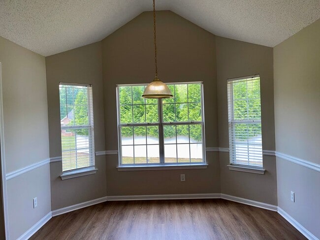Building Photo - Updated, Spacious Brick Ranch in Great Neighbrorhood!