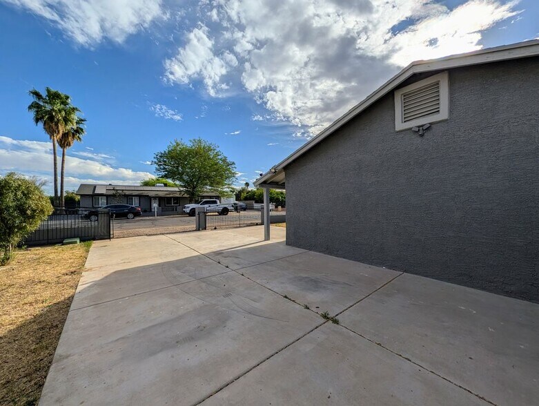 Building Photo - 13208 W Tuckey Ln