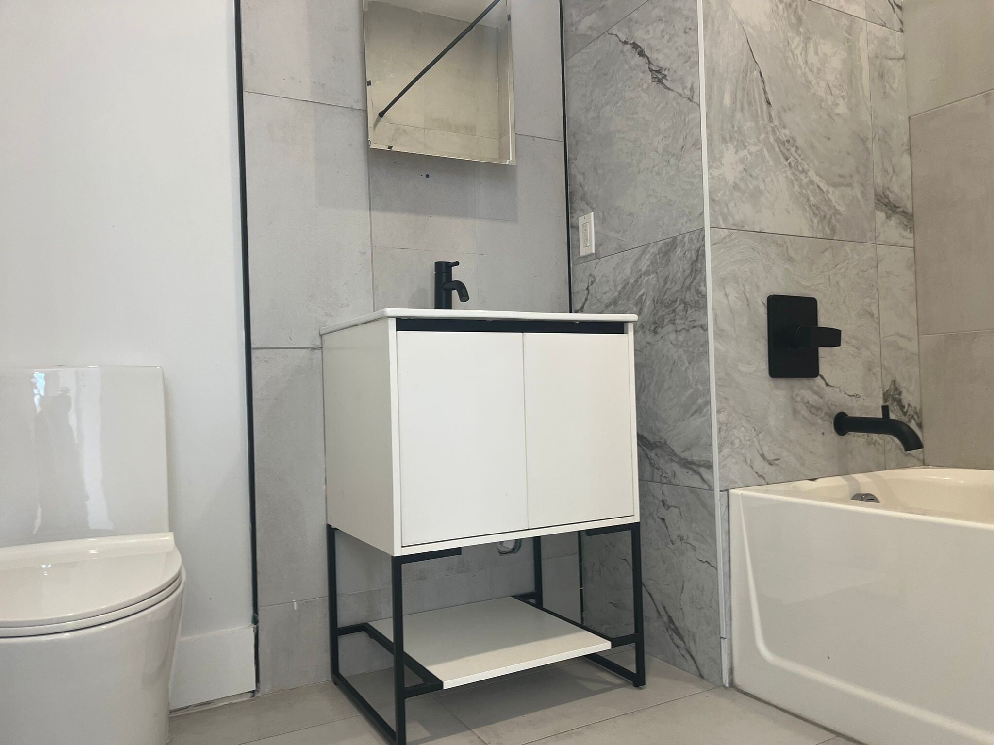 Building Photo - 319 Forrest St