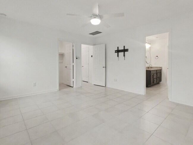 Building Photo - 1310 Cardinal Trl