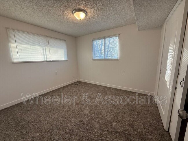 Building Photo - 546 E 450 S