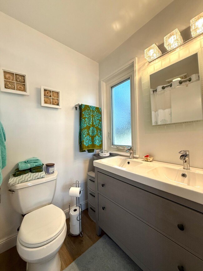 Building Photo - 39 Porto Bello Dr