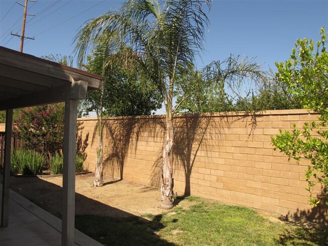 Building Photo - Four Bedroom Three Bathroom Home in Murrieta!