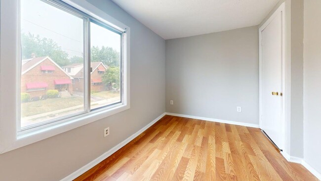 Building Photo - 888 Rondel Rd