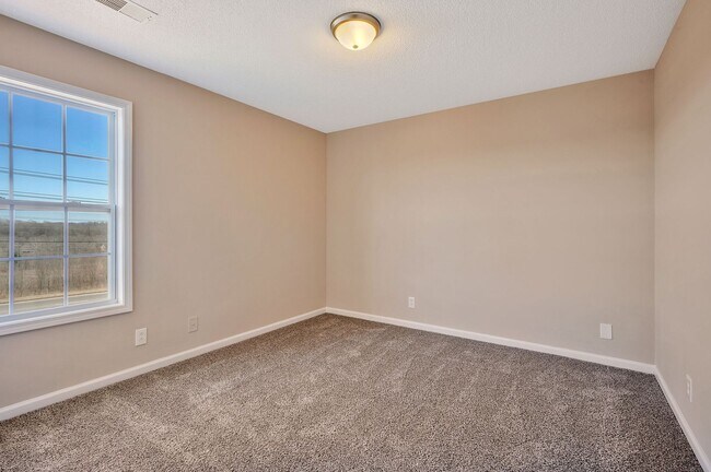 Building Photo - Perfect Family Layout with Office & Large Fenced Backyard