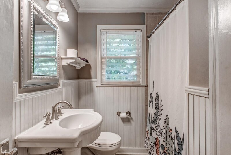 Building Photo - 373 S Fenwick Rd