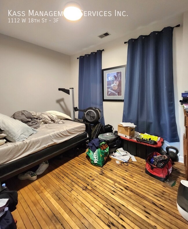 Building Photo - 1112 W 18th St