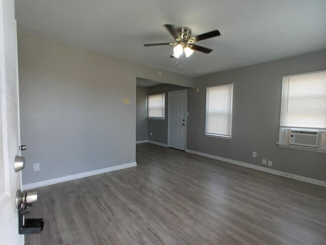 Building Photo - CLOSE TO TINKER! *PROMO FIRST FULL MONTH FREE!