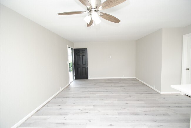 Building Photo - 2515 Yoakum Blvd