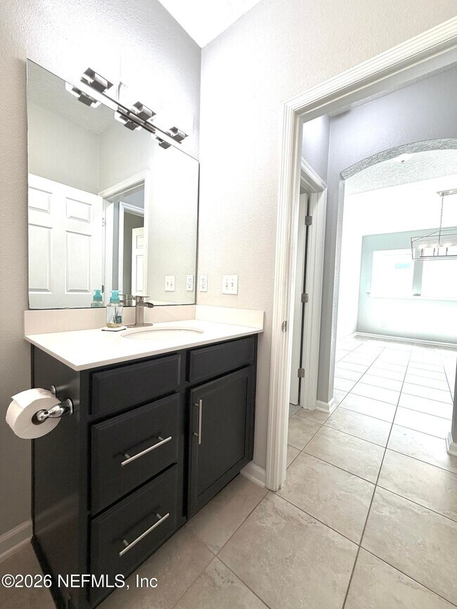 Building Photo - 197 Spring Park Ave