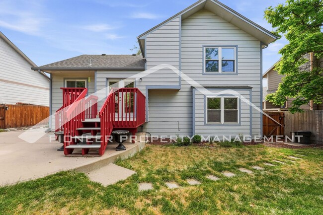 Building Photo - Spacious Home with Washer/Dryer and Central AC