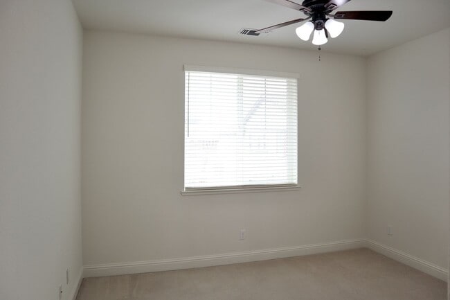 Building Photo - Stunning 3,400 Square Foot Home For Rent! ...