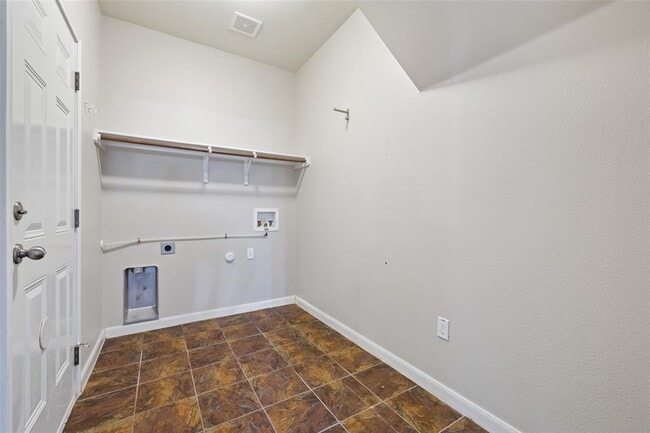 Building Photo - 112 Latitude Ln