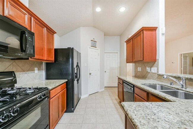 Building Photo - 13247 Gardnerville St