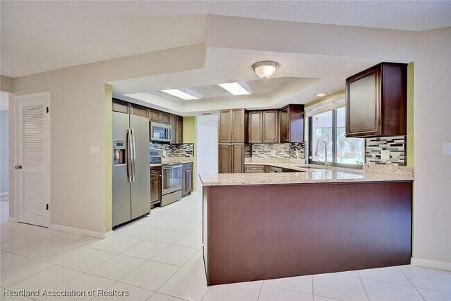 Building Photo - 4004 Medina Way