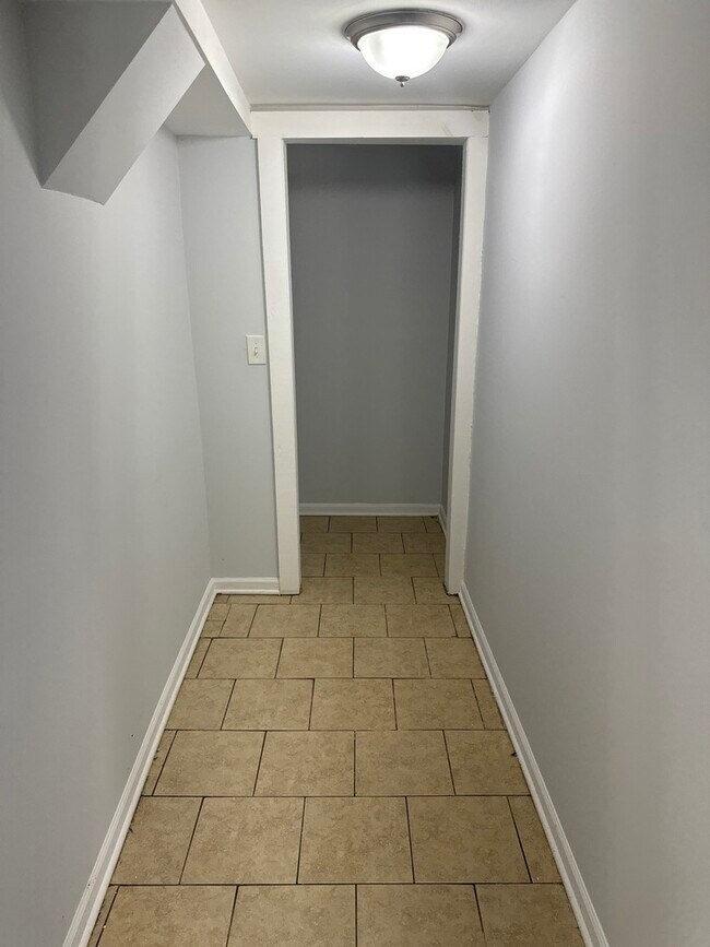 Building Photo - 6344 S Eberhart Ave