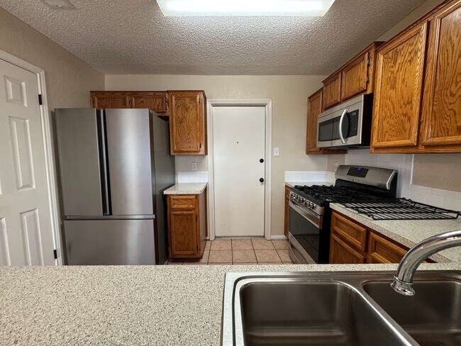 Building Photo - 4-Bedroom House for Rent in Killeen