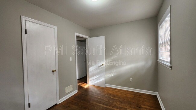 Building Photo - 1028 Tamarack Trail