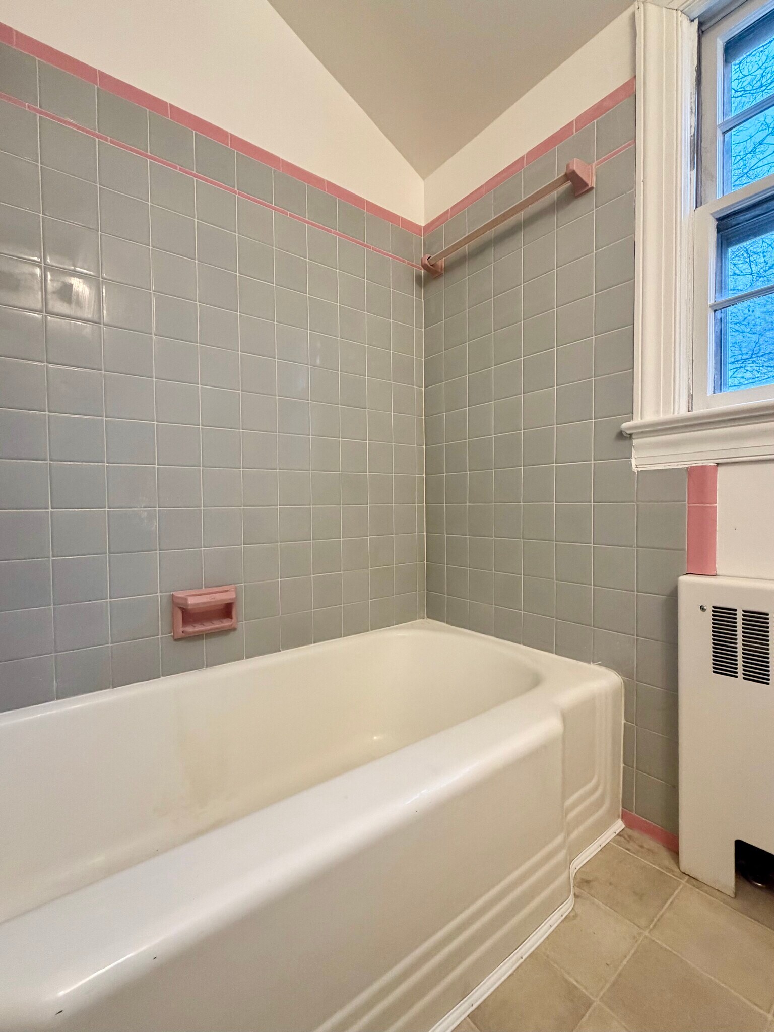 Building Photo - 134 Hull St