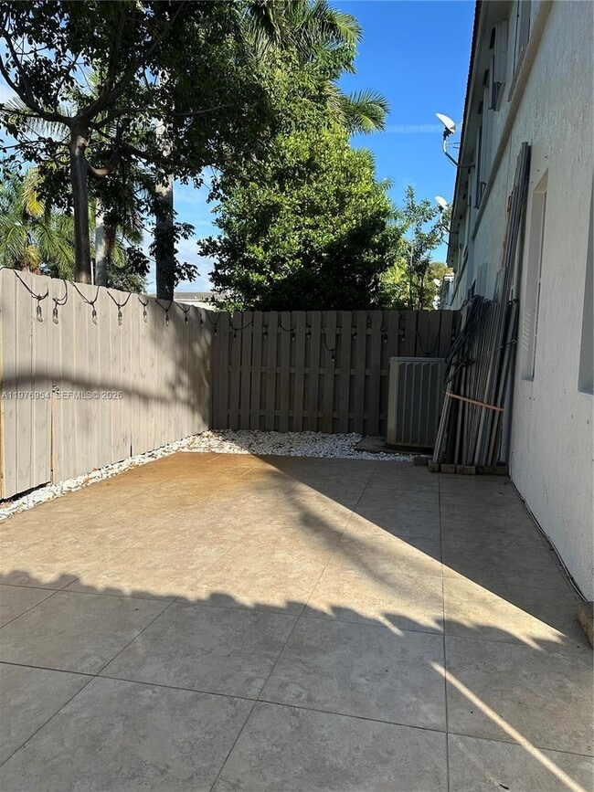 Building Photo - 15673 SW 39th St