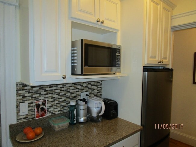 Building Photo - 116 Riverway