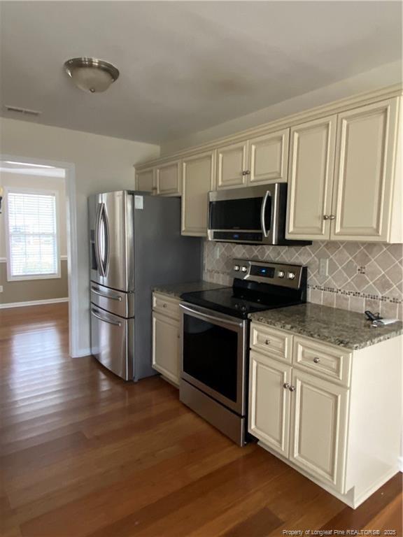 Building Photo - 50 Breezewood Dr