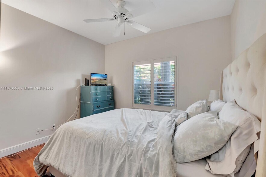 Building Photo - 19314 King Palm Ct