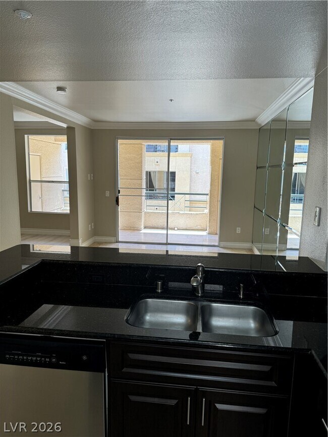 Building Photo - 210 E Flamingo Rd