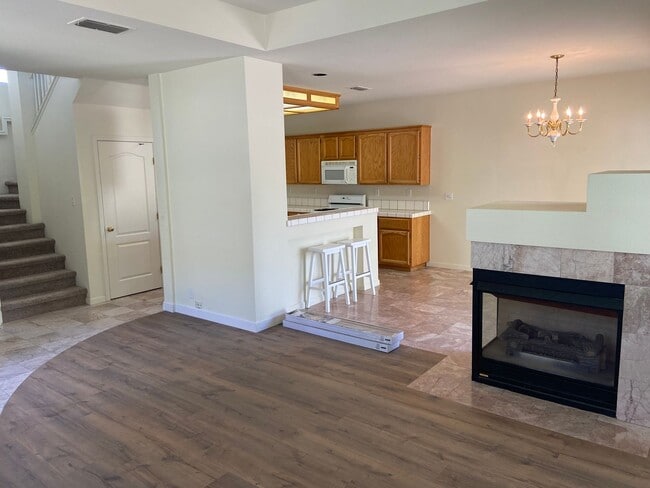 Building Photo - Bentley Square - Gated 3 Bdrm+office