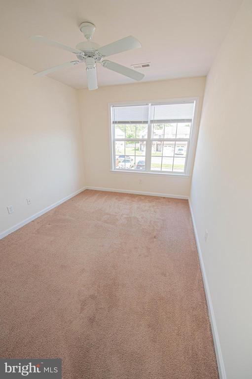 Building Photo - 420 Parkview Ct