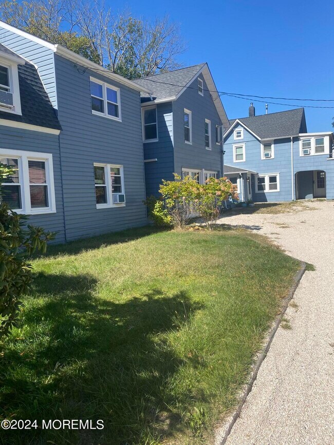 Building Photo - 309 Hume St